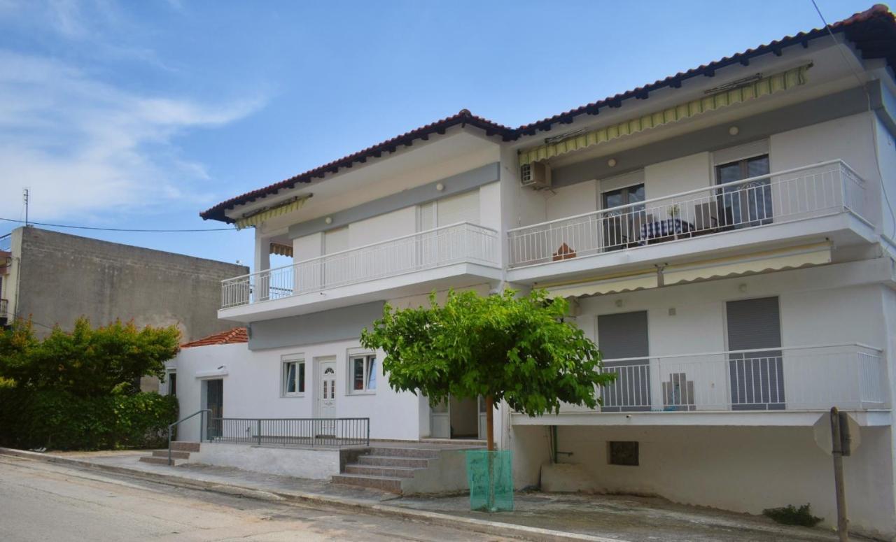 Seaside Apartments Nea Iraklia Exterior foto