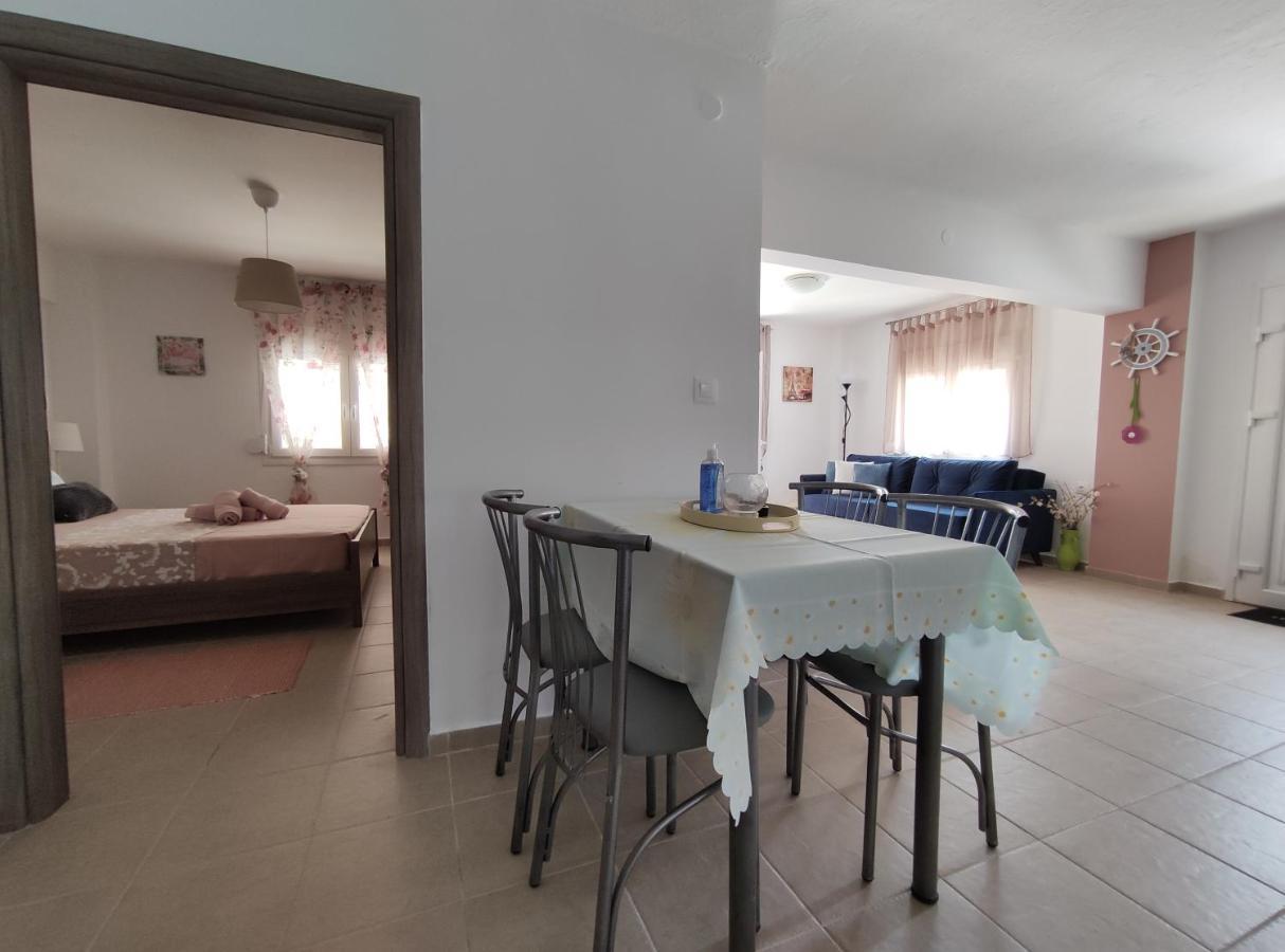 Seaside Apartments Nea Iraklia Exterior foto